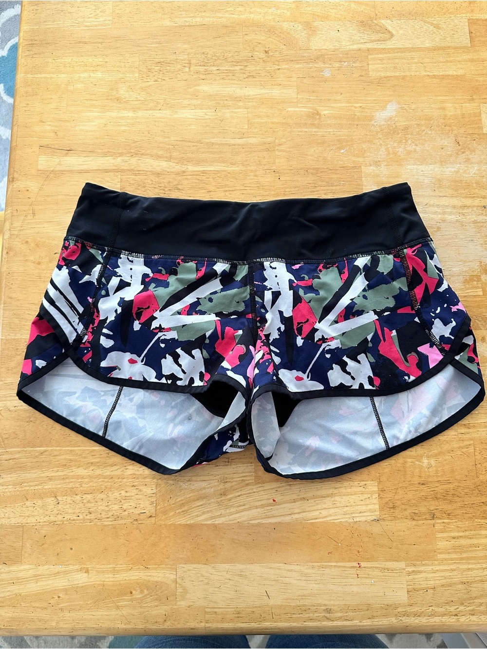 Lululemon speed up shorts size 6